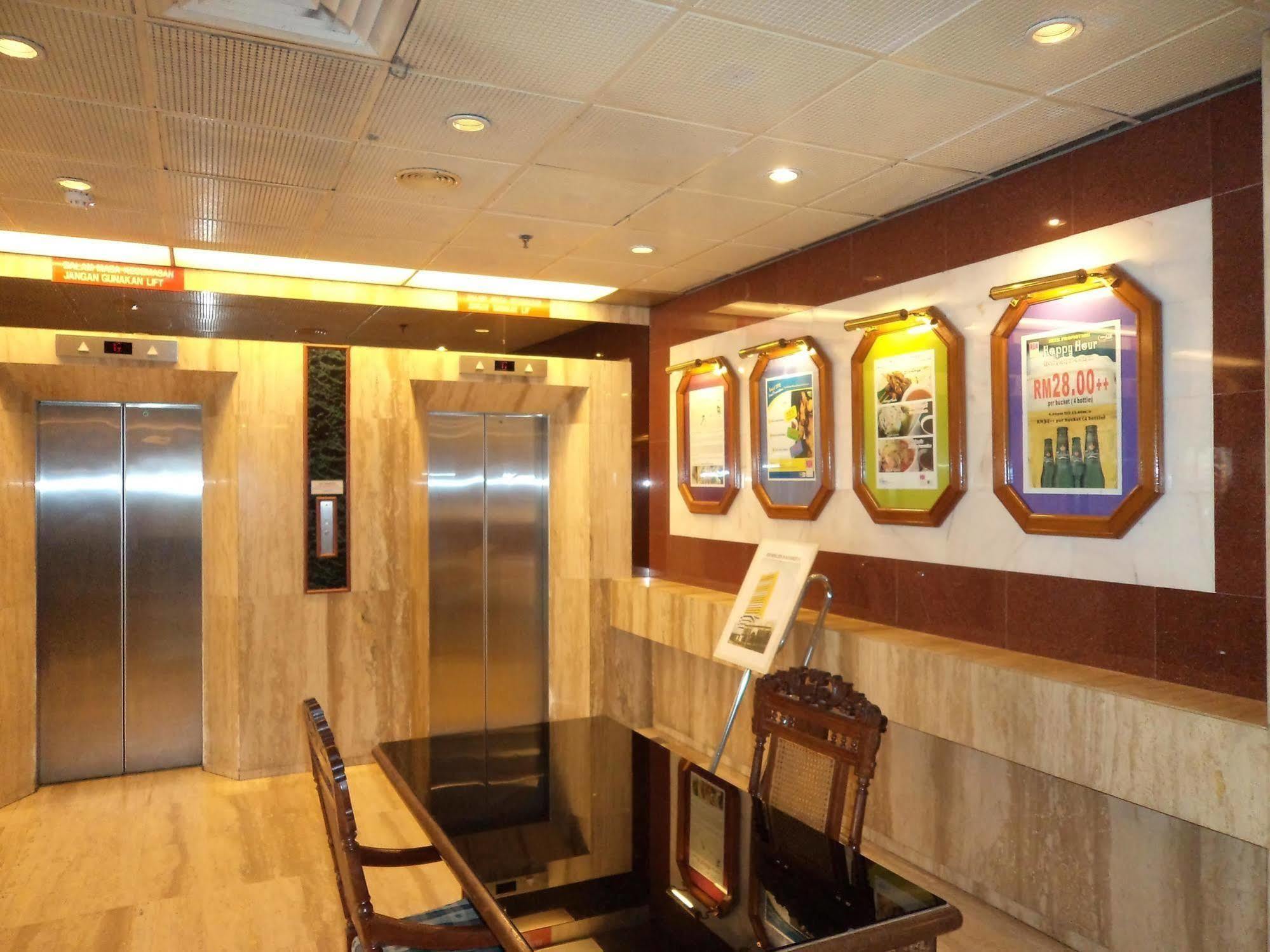 The Emperor Hotel Малакка Экстерьер фото