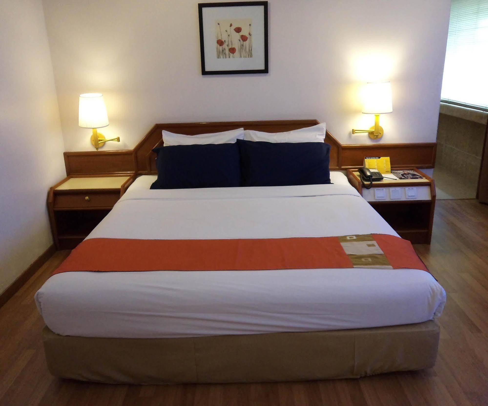 The Emperor Hotel Малакка Экстерьер фото